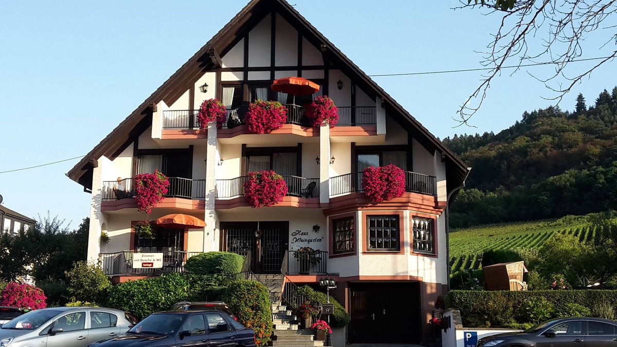 Ernst Apartment | HAUS WEINGARTEN vacation apartment "Relax" directly on the vineyards