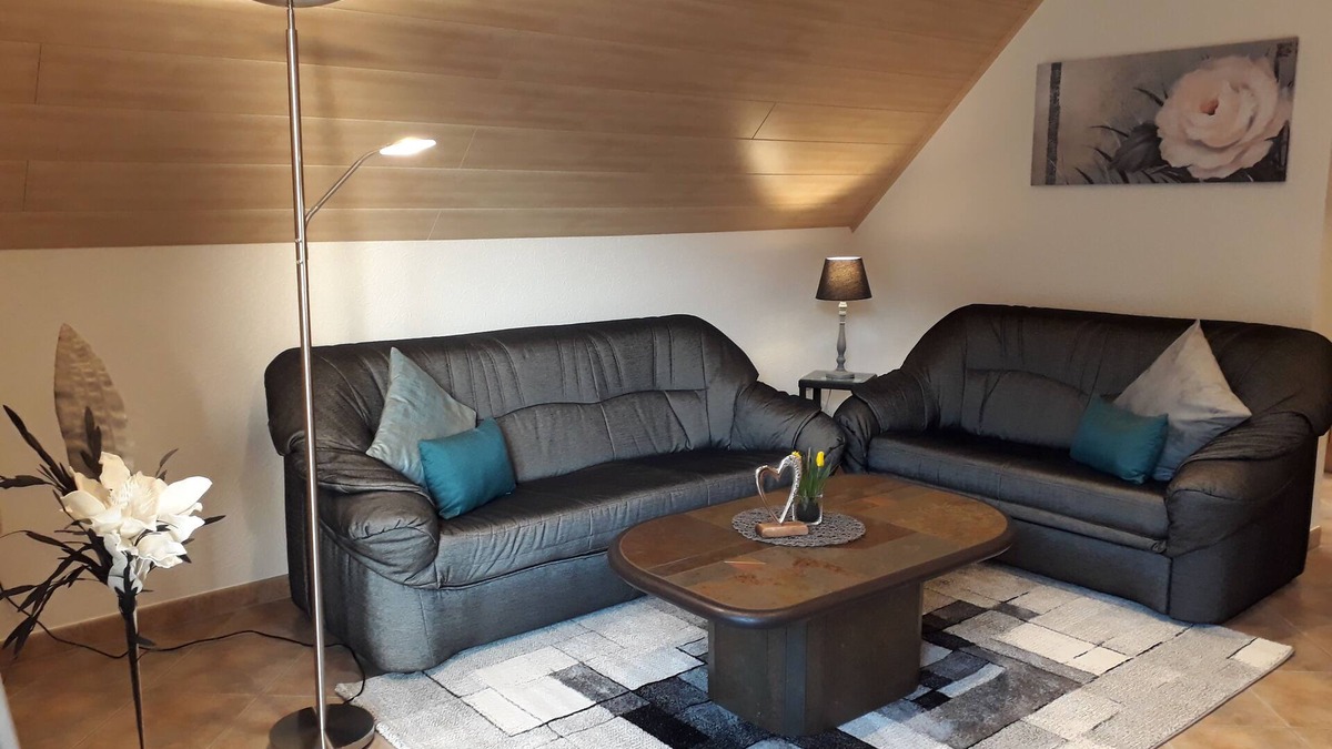 Ernst Apartment | Haus Weingarten vacation apartment "Romantik" with direct Moselle view