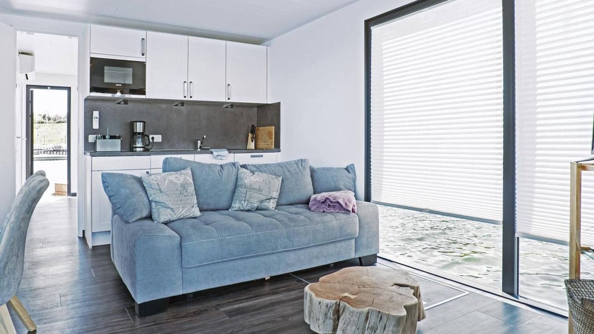 Braunsbedra Boat Rental | Hausboot Junior am Geiseltalsee, Braunsbreda