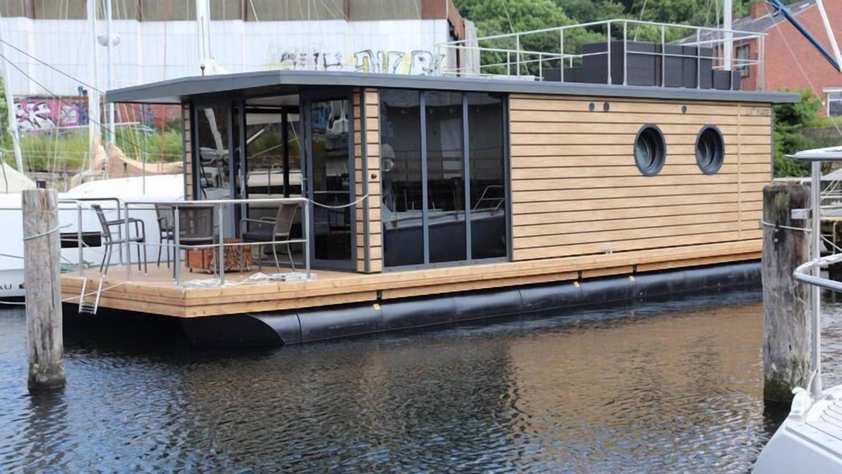 Flensburg Boat Rental | Hausboot Leni, Flensburg