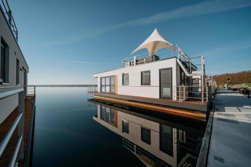 Vetschau/Spreewald Boat Rental | Hausboot Seeblick - LP7