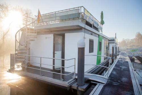 Bad Bederkesa House | Hausboot "Seerose"