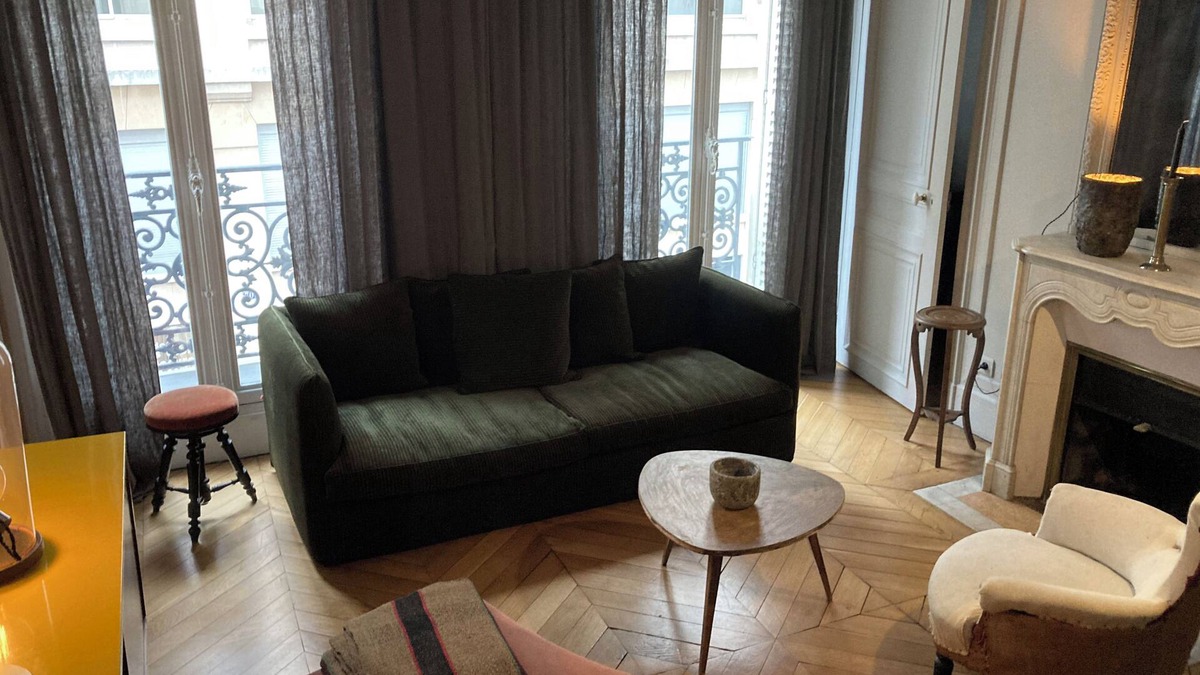 Quartier Saint-Ambroise Apartment | Haussmannien, Marais, Décoration