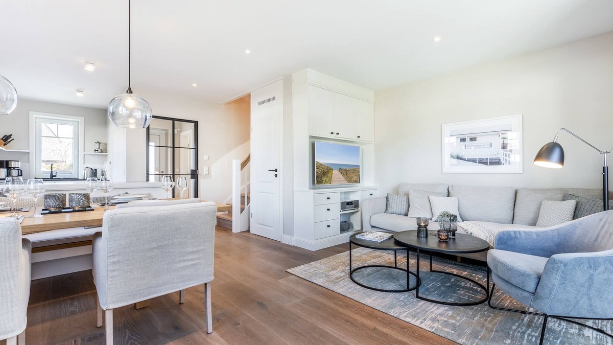 Tinnum Apartment | Hausteil mit ca. 83m² Nutzfläche im Eg/og/dg für bis zu Vier Personen