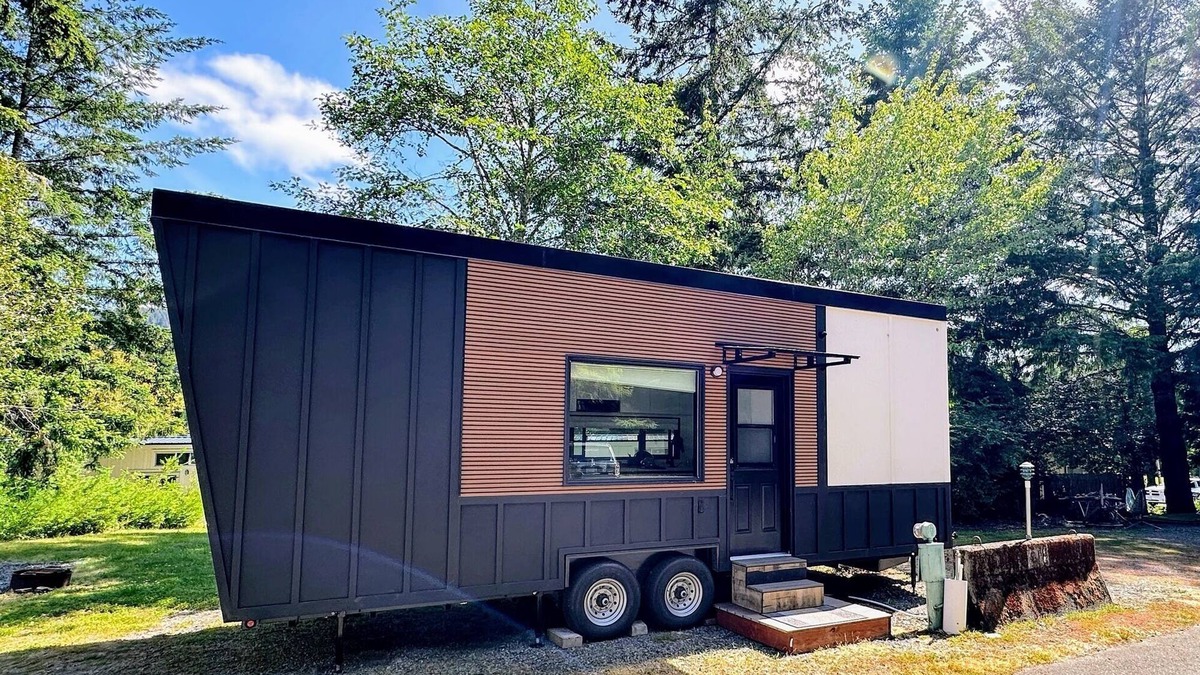 Hiouchi House | Have a blast in the Redwoods, then relax in tiny home comfort!