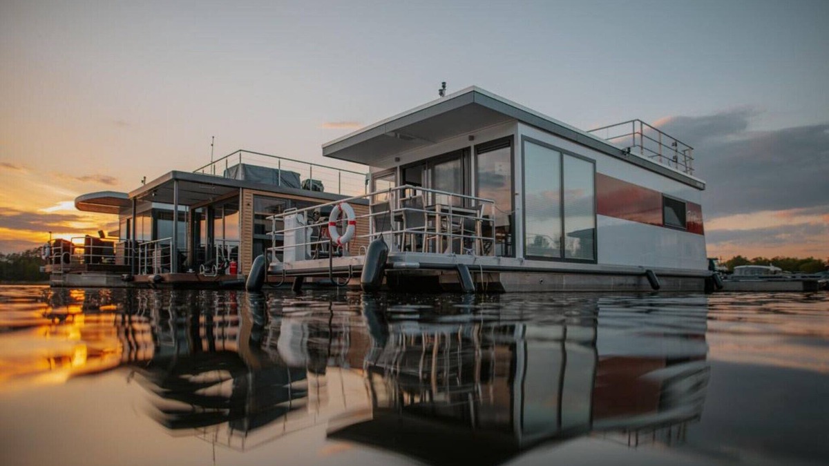 Oberhavel Boat Rental | Havel River Houseboat