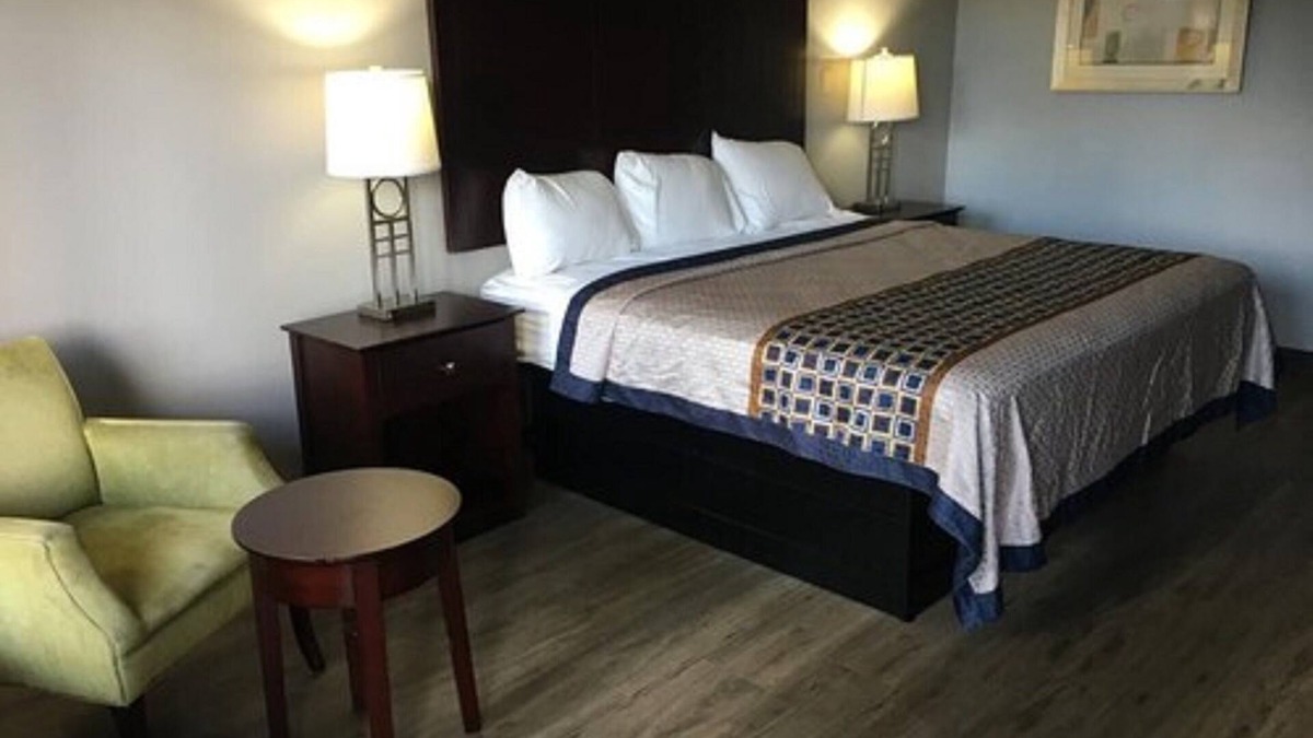 Havelock Hotel | Havelock Inn & Suites