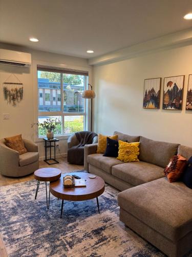 White Center House | Haven at Greenbridge Close to Airport and Downtown