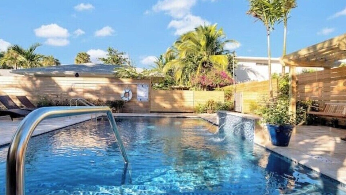 Terra Mar Island Estates Apartment | Haven Bungalow by the Beach with Resort Style Pool & Private Hot Tub