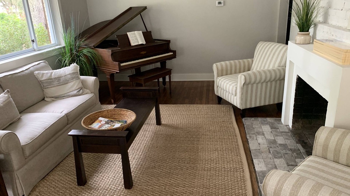 Lakewood House | Haven in the heart of Jacksonville - SLEEPS 9