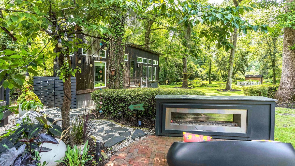 Forest Hills House | Haven: Intimate Treehouse on the Ground