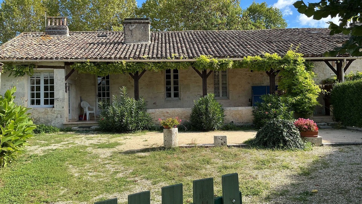 Boisse Cottage | Haven of peace: 8-person gîte with swimming pool in Boisse