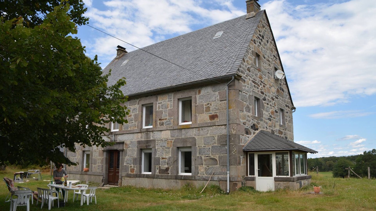 Bagnols Other | Haven of peace in the heart of the Sancy: spacious authentic gîte (6-14 pers., 5 bedrooms)