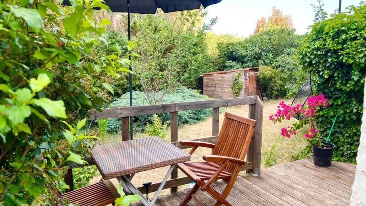 Lauris House | Haven of peace, in the heart of the Luberon, Furnished apartment for 3 people, 5 minutes from Lourmarin