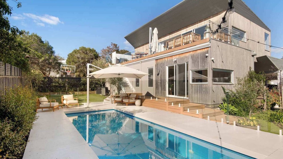Mornington House | Haven on Birdwood 400m to Beach