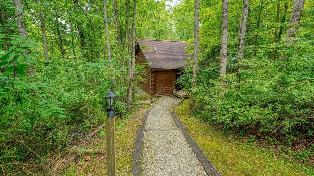 Logan Cabin | Havenridge in the Hocking Hills