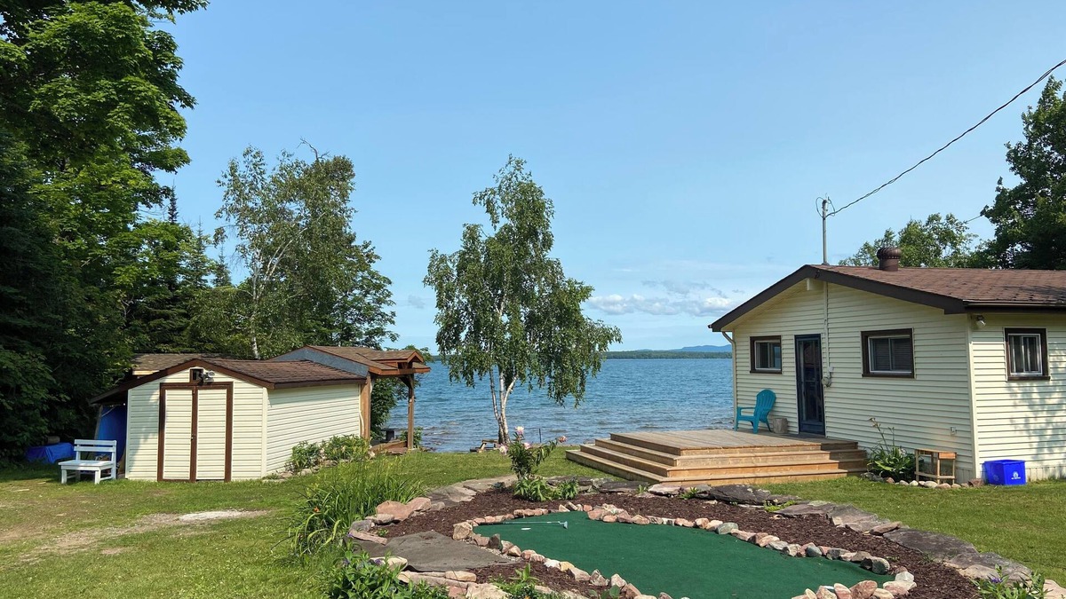 Algoma District Cottage | Havilland Bay Cottage on Beautiful Lake Superior