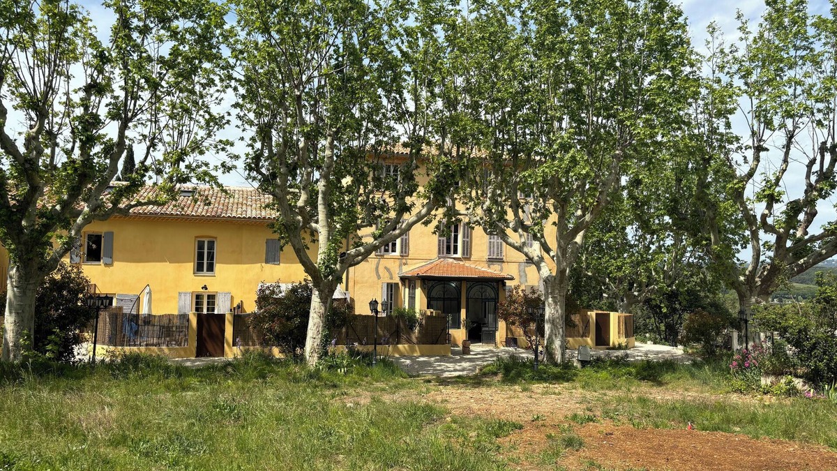 Grand Sud Apartment | Havre de Paix au Sein D'un T3 D'une Bastide Aixoise