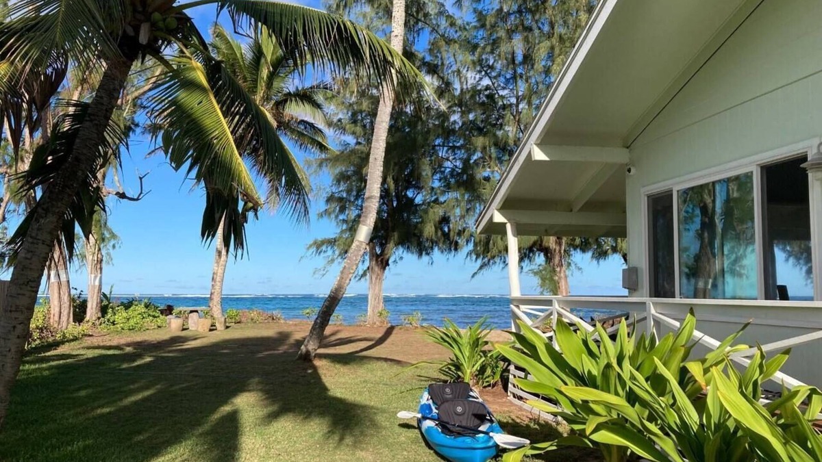 Punaluu Cottage | Hawaiian Beachfront House