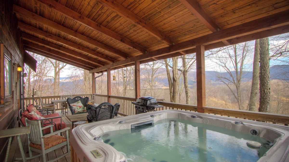 Vilas Cabin | Hawk Feather - Perfectly furnished, Hot Tub, Views, Pet Friendly and Immaculate!