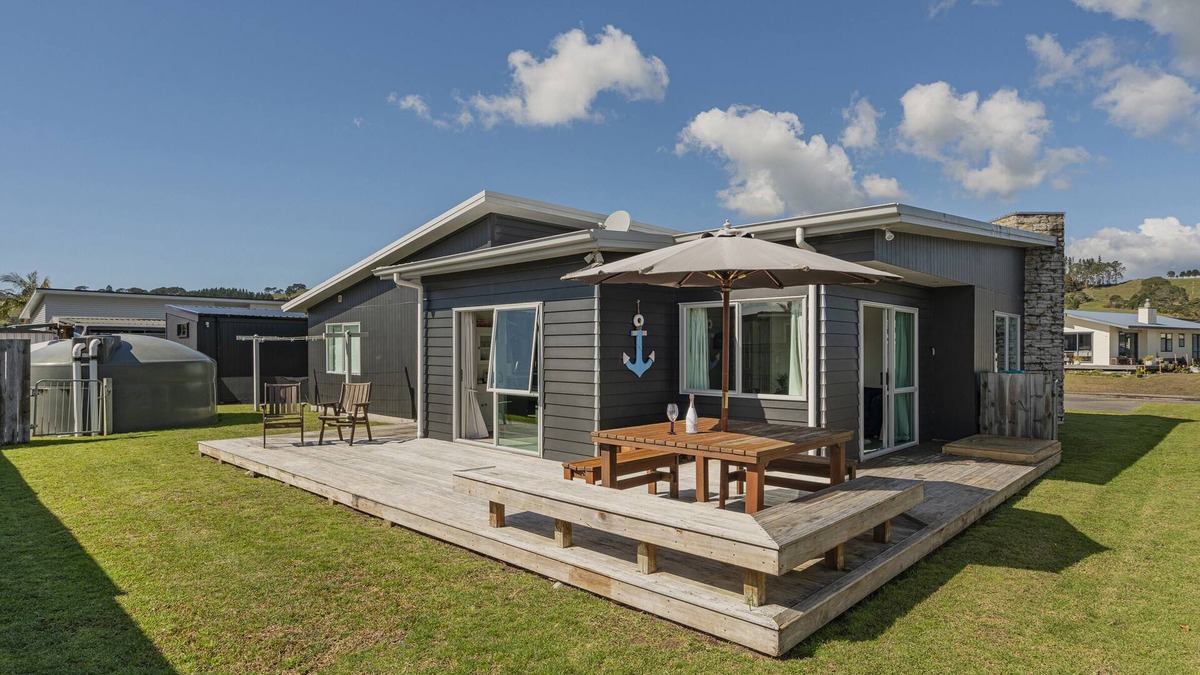 Cooks Beach House | Hawk Hill Getaway - Cooks Beach Holiday Home