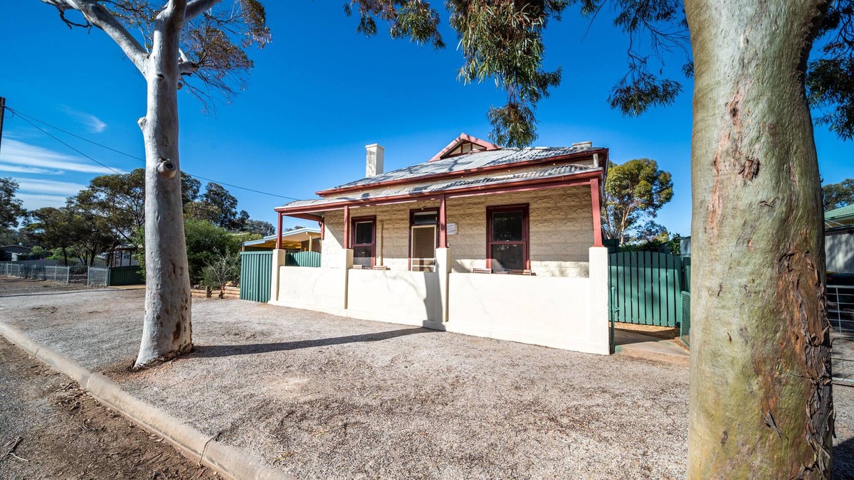 Wonoka House | Hawker Bed and Breakfast