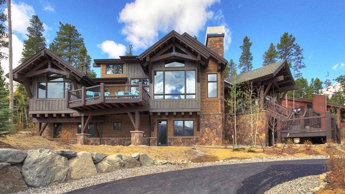 Warrior's Mark West House | Hawks Hideaway: Professionally Designed Luxury Home - Private Ski Shuttle!