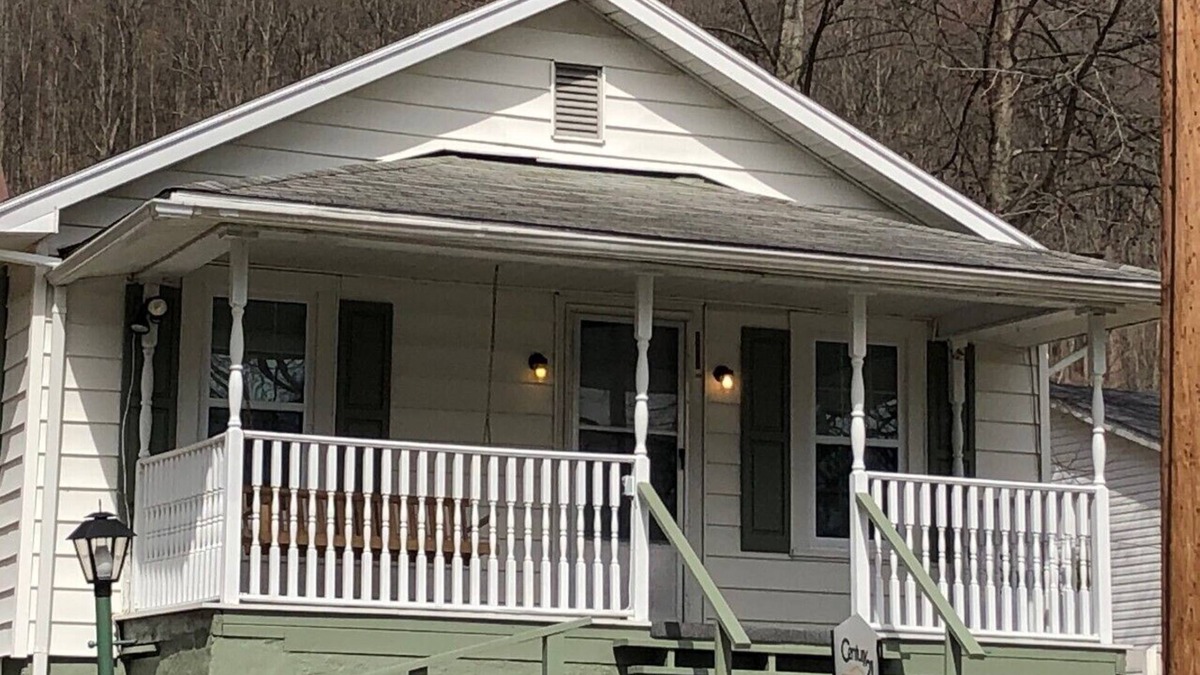 Ansted House | Hawks Nest Hideout