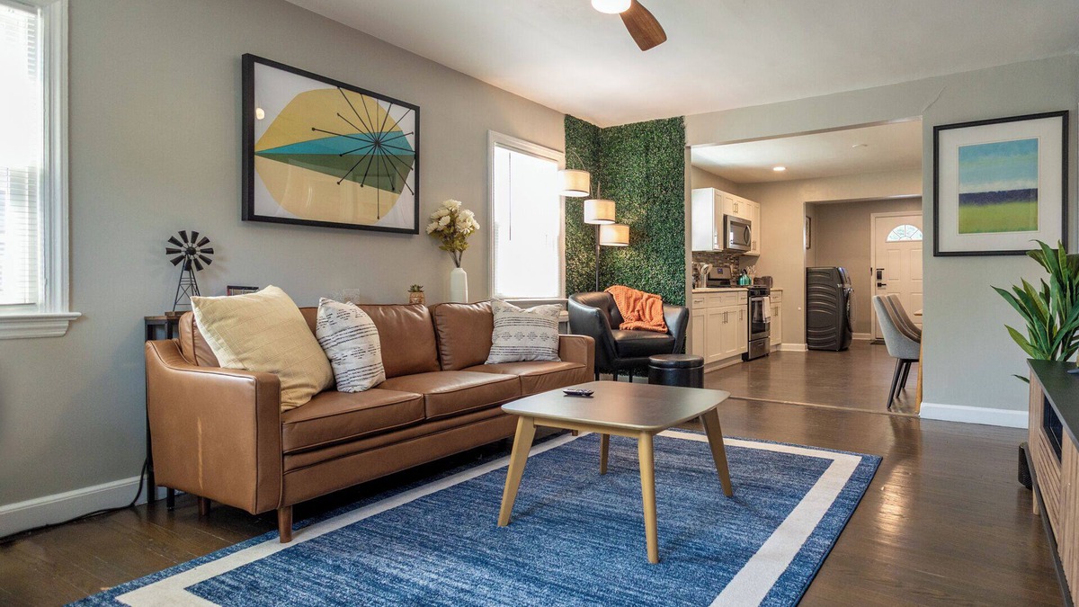 Hawthorne Apartment | Hawthorne 2Bed, Laundry In-Unit, Pets OK, Parking, Fios, Separate Entrance, Safe