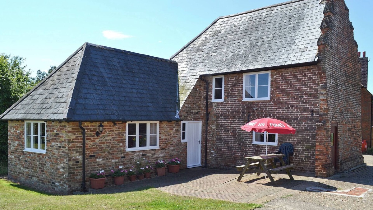 Preston Cottage | Hawthorne Cottage - PY8