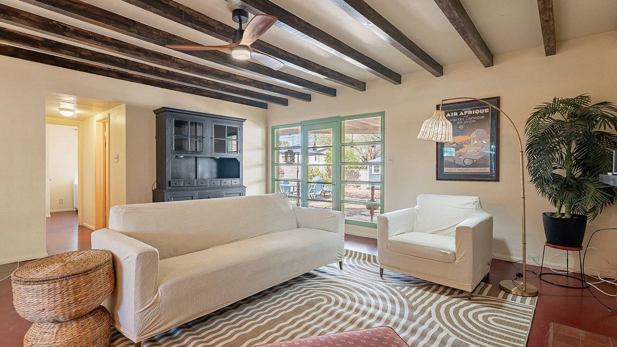 The Garden District House | Hawthorne Manor - 3BD in Central Tucson with Patio