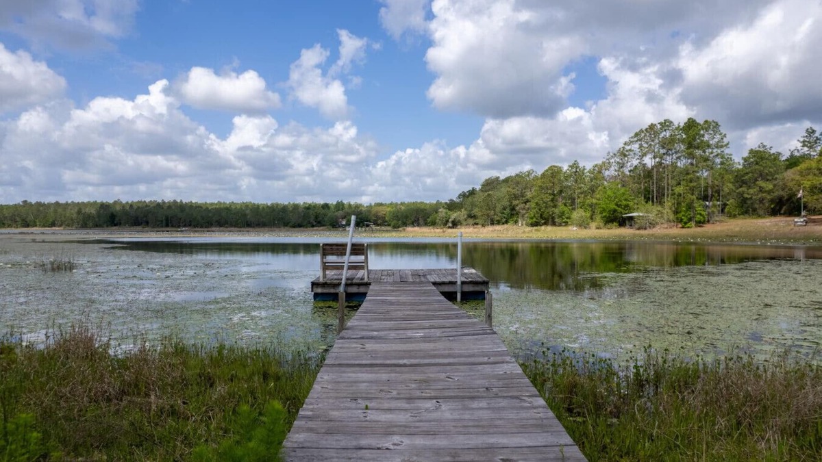 Edgar House | Hawthorne Retreat w/Waterfront Fire Pit!