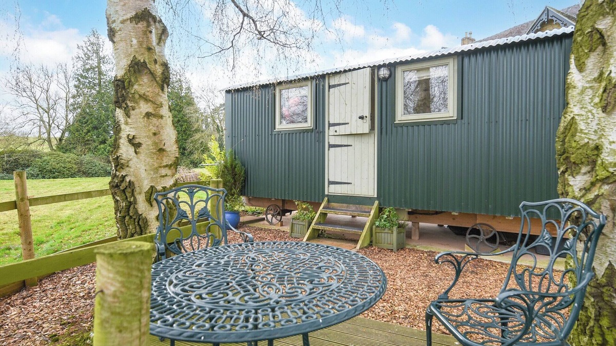 Nordley Cottage | Hay and Hedgerow Glamping