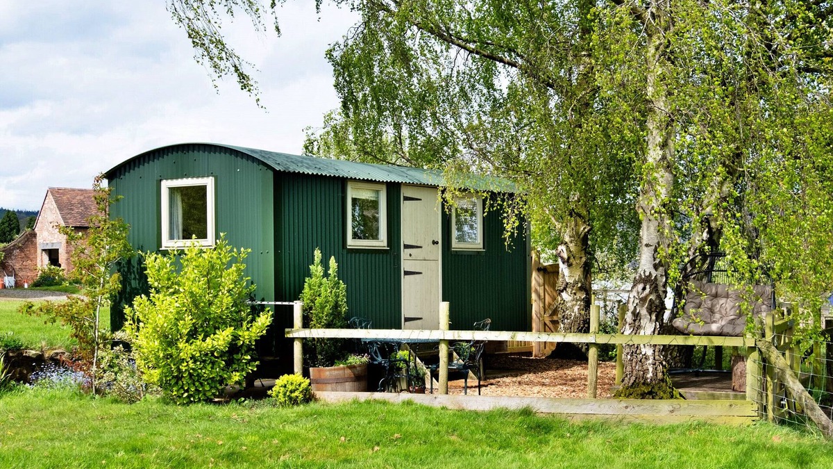 Nordley Cabin | Hay and Hedgerow Glamping