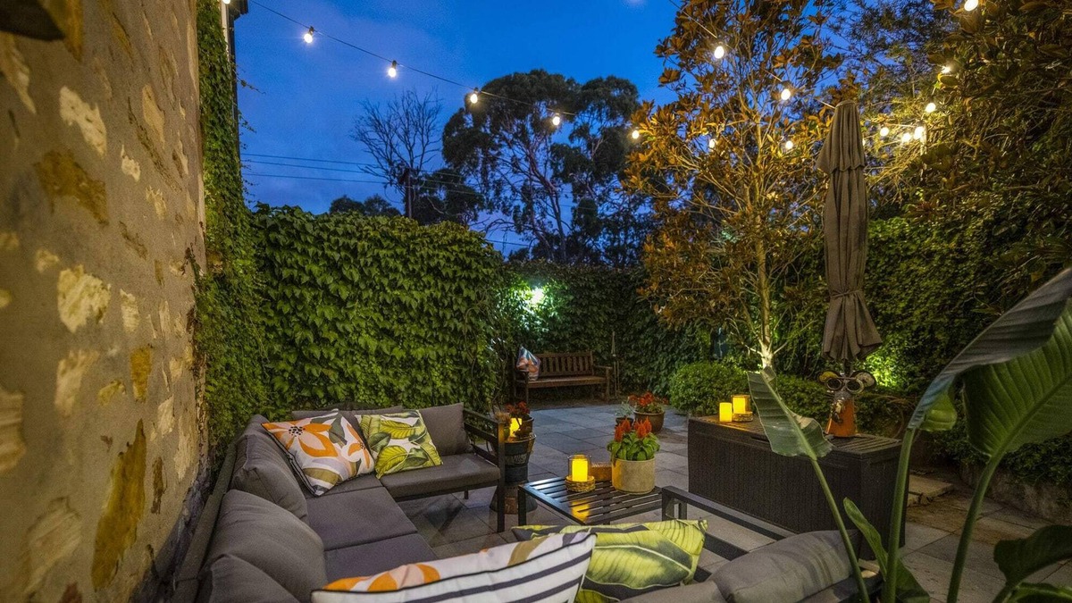 Hay Valley House | Hay Valley Chapel & Cemetery BNB