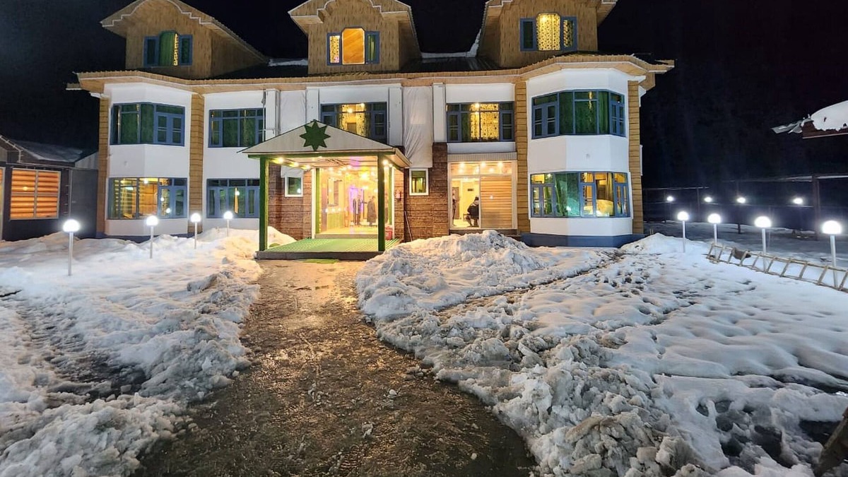 Anantnag District Hotel | Hayat Residency