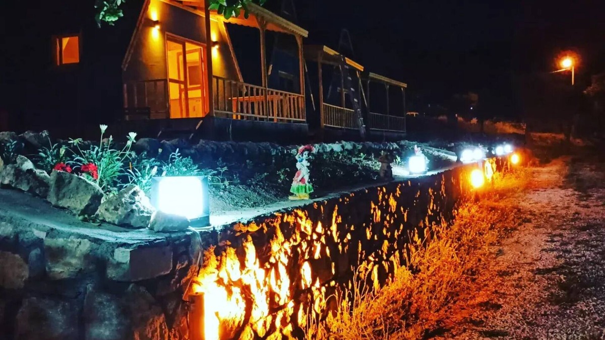 Karaburun Ski Chalet | Hayela Bungalov Otel ve Restaurant