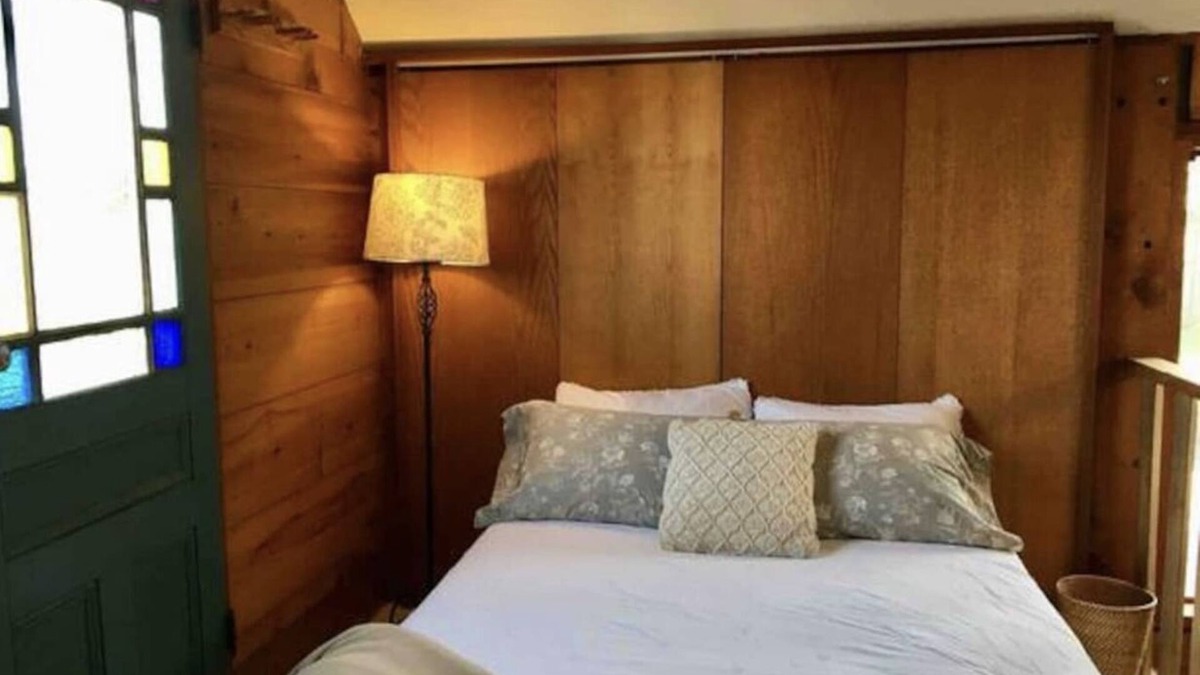 Amazon Cottage | Hayward Cottage 250 meters from Hayward Field