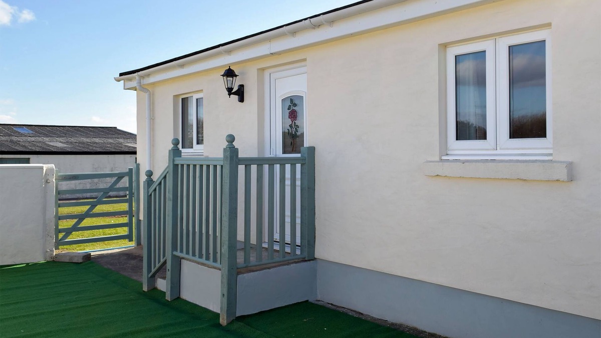 Whitland Cottage | Hazel Grove Farm - Rose Cottage - UK6573