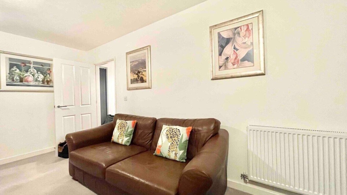 Ashford House | Hazel house enjoy a peaceful home with parking