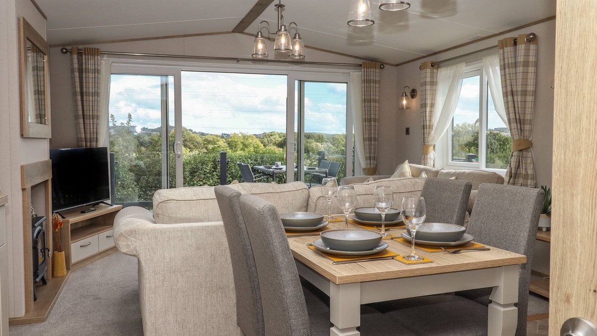 Teigngrace Cottage | Hazel Lodge