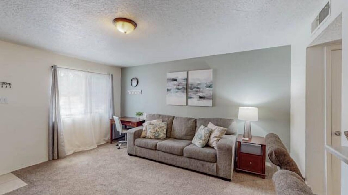 West Old Town Apartment | Hazel Orchid, Near Old Town