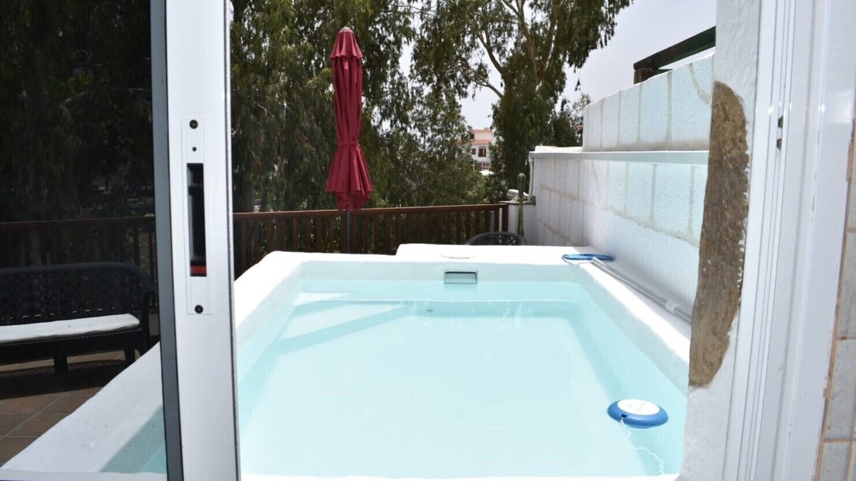 Santa Lucia House | HC Santa Lucia Beautiful Views Wifi air Conditioning Solarium Terra Pool.