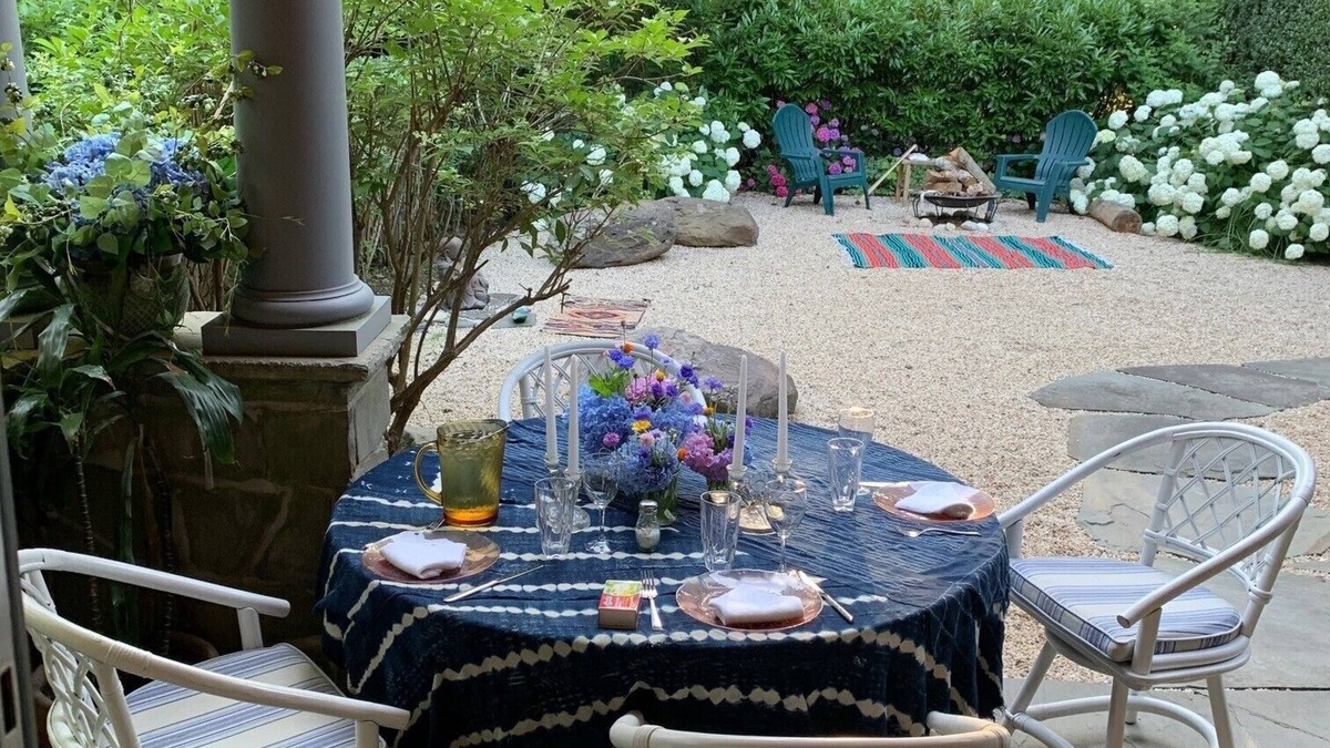 East Hampton North House | Heart EH Village,Walk to all, pool, gated/Zen garden Beautiful expansive cottage