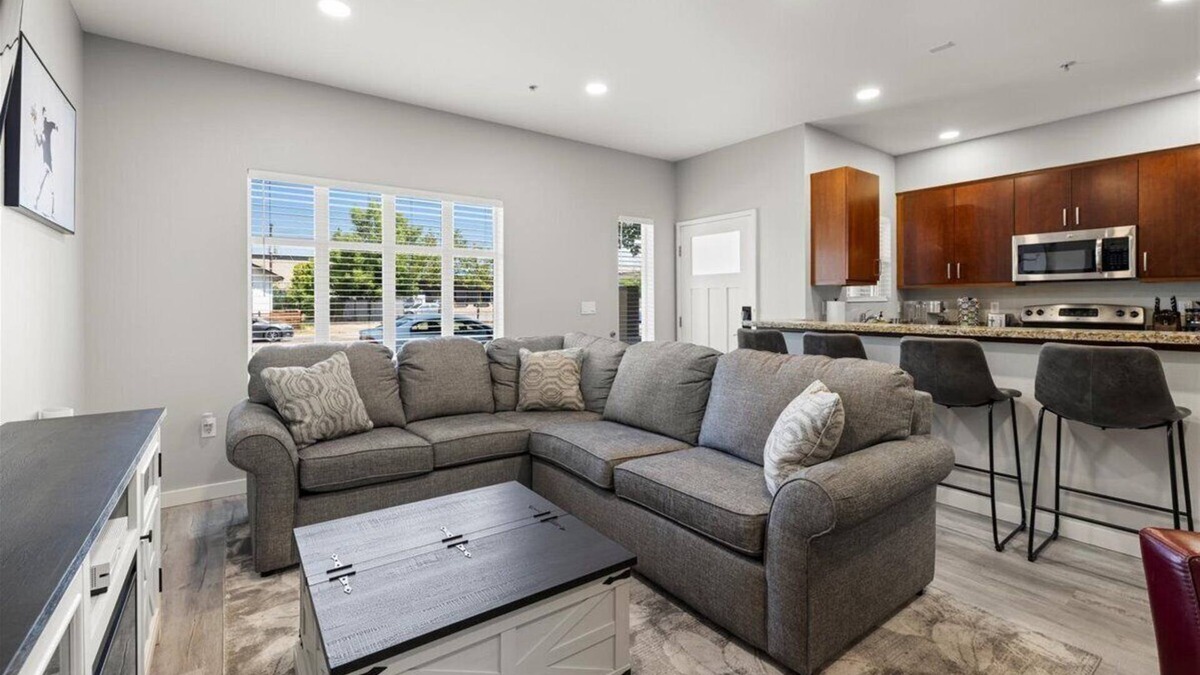 Downtown Boise House | *Heart of Downtown*Balcony*Parking*300Mbps*BBQ