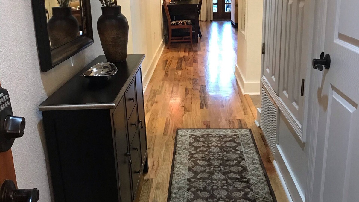 Downtown Apartment | HEART OF DOWNTOWN Palafox Loft, sleeps 6