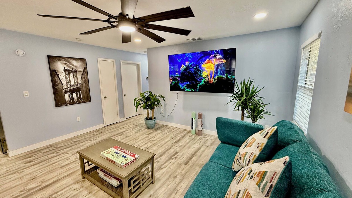 Gainesville House | Heart of GNV with King beds, High speed Internet and 75 inches small TV