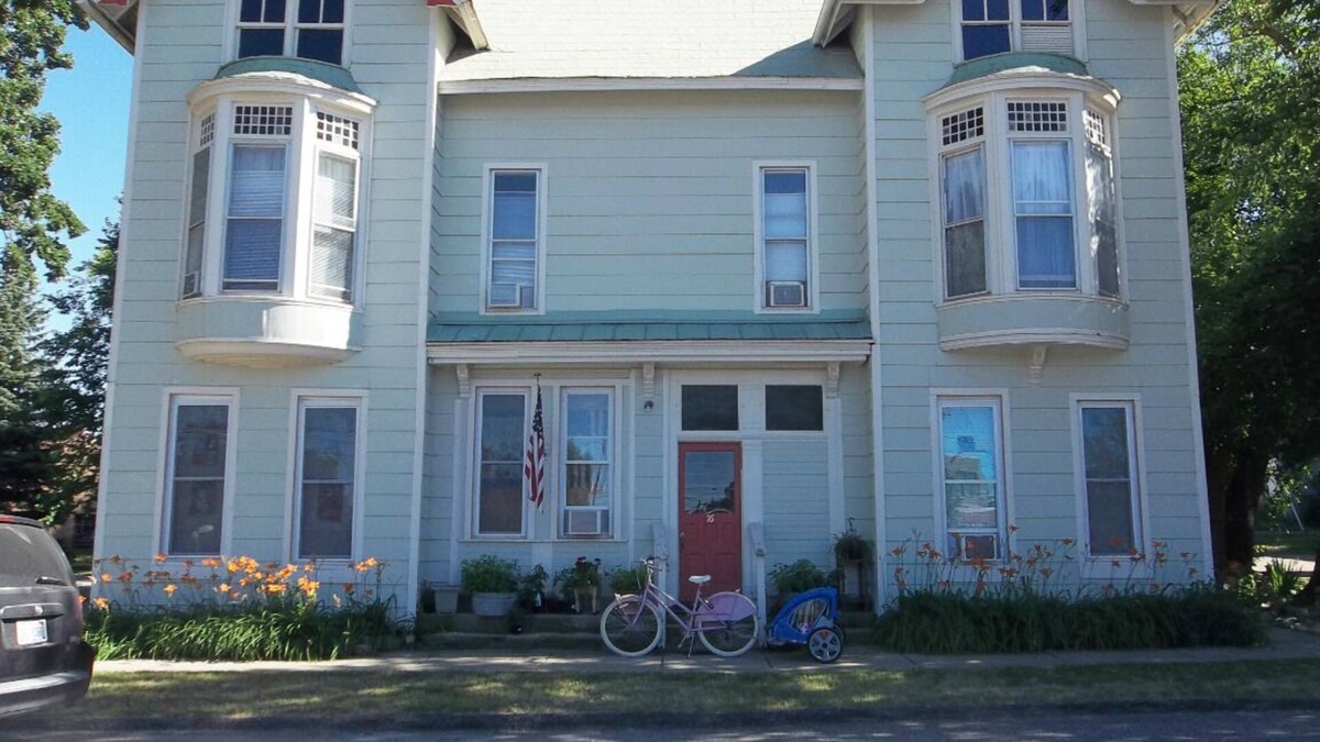 Hillsdale Apartment | Heart of Hillsdale Downtown Office/Kitchen/Two Beds/Close to Everything
