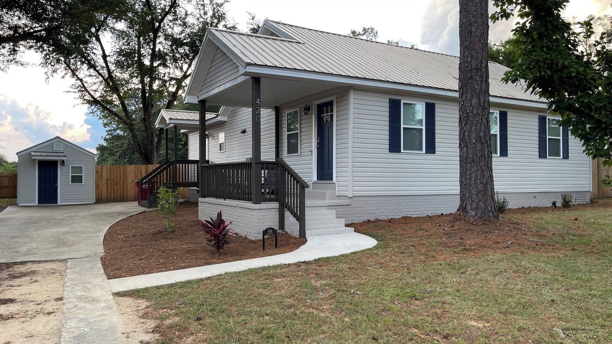 Macon House | Heart of Ingleside Village, 3 bedroom with AC Macon
