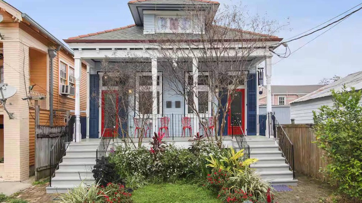 Mid-City House | Heart of MidCity ~ StreetCar ~ Backyard ~ 3Bd2Ba